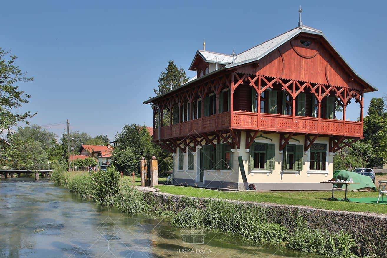 Ruska dača predmestna vila v Ljubljani